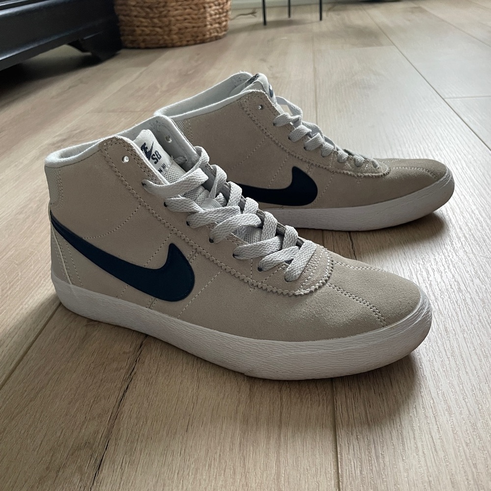 Nike Women’s Beige and Black High Top Skate Shoes